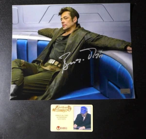BENICIO DEL TORO - HANDSIGNIERT 8X10 SIGNIERT STAR WARS DIE LETZTEN JEDI FOTO CA COA - Bild 1 von 2