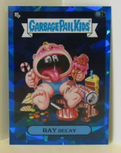 Topps GPK 2020 cubo de basura niños zafiro atómico refractor de rayos decadencia #2b - Imagen 1 de 2