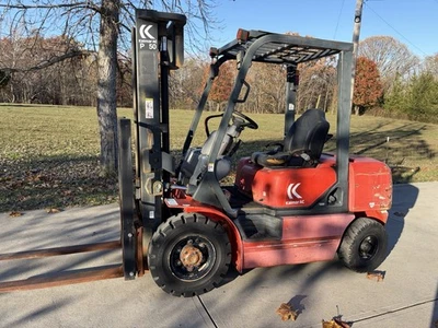 Carretilla elevadora diésel neumático Kalmar P50BX. 1300 horas. Capacidad 4650. Foto 1 de 4