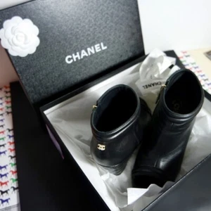 CHANEL SCHUHE WEGDE PEEPTOES STIEFELETTE IN SCHWARZ LEDER GOLD METALL - Bild 1 von 9
