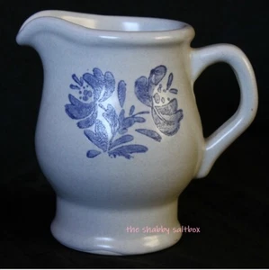 Jarra crema vintage gres vida lenta Pfaltzgraff Yorktowne - Imagen 1 de 8