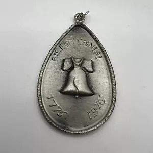Colgante de metal peltre bicentenario Campana de la Libertad 1776 1976 de Geri - Imagen 1 de 7