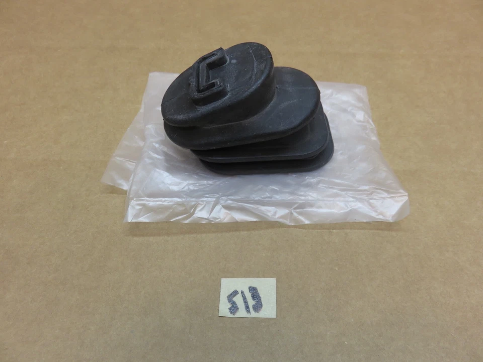 NEW GENUINE OEM 89 90 91 92 93 94 Nissan 240sx S13 clutch fork lever boot STOCK! - Image 1 of 1