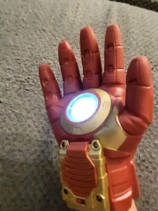 2015 Iron Man Arc FX Armor Light Up/Sound Handschuh Marvel Avengers Gummi  - Bild 1 von 11