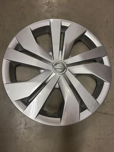 OEM NISSAN 40315-5EF0B COVER-DISC WHEEL. 10 SPOKE - Picture 1 of 1