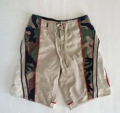 Quiksilver Board Shorts Beige y Verde Camuflaje Niños Talla 24 Foto 1 de 4