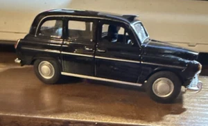 Welly Austin FX4 London Taxi Black 1/24 Scale Black Car No.43616 - Picture 1 of 7