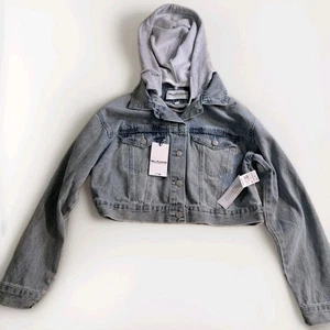 Wallflower Denim Crop Jacke mit abnehmbarer Kapuze ~ Junior Medium ~ NEU mit Etikett - Bild 1 von 18