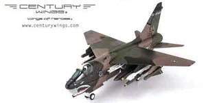 Century Wings 1:72 CW001632 Vought A7D Corsair II USAF EL218 Inghilterra AFB 1981 - Foto 1 di 14