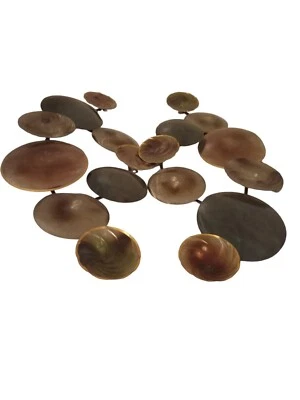 Placa de pared de metal Circled Fleur de Lis Foto 1 de 4