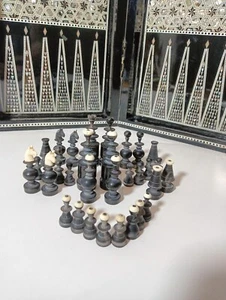 Board for playing backgammon and chess. Hand-painted and inlaid. 1960 - Picture 1 of 24