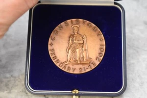 Old Collector Coin of St. Peter and Cardinal Egan in Case (CA63) chalice co. - Picture 1 of 8