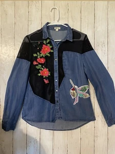 Dygarni Denim appliziertes Mesh Shirt Gr. M Wearable Art Pailletten Y2K Whimsigoth - Bild 1 von 13
