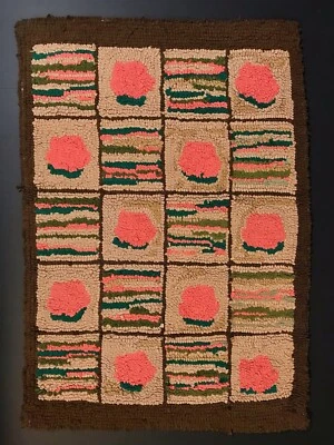 ALFOMBRA ANTIGUA ENGANCHADA ROSA-VERDE-BRONCEADA, DISEÑO DE JARDÍN DE TABLERO DE AJEDREZ, ARPILLERA/LANA, C1920 Foto 1 de 4