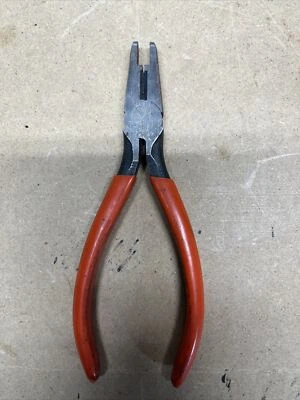 De colección Klein Tools 74298 Conector-Alicates Crimpadores con Cortadores Laterales Empuñaduras Naranja Foto 1 de 4