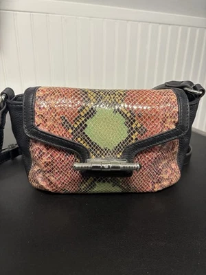 **Aimee Kestenberg Cuero Negro Rosa Teal Serpiente Bandolera Bolso de Mano Nuevo con Etiquetas Foto 1 de 4