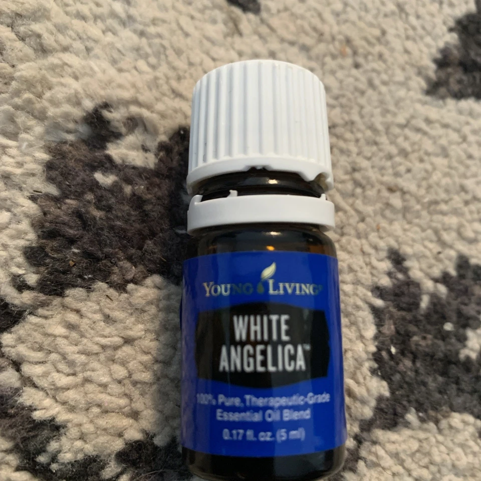 Aceites esenciales Young Living ANGÉLICA BLANCA - LIGERAMENTE USADOS Foto 1 de 1