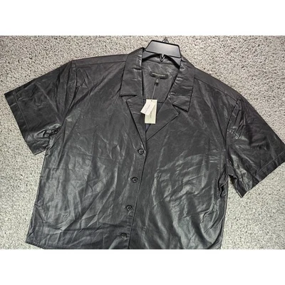 Camisa Top Banana Republic XL Negra Imitación Cuero Abotonada Manga Corta Foto 1 de 4