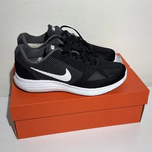 Nike Revolution 3 Damenschuhe 819303-001 schwarz grau Laufen Turnschuhe Größe 9 - Bild 1 von 8