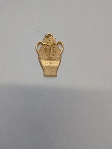 Jarrón Israel vintage con asas tono dorado. Celebrando 7 Aniversario.  - Imagen 1 de 3