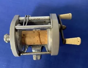 Vintage Ocean City 1591 Fishing Reel - Picture 1 of 5