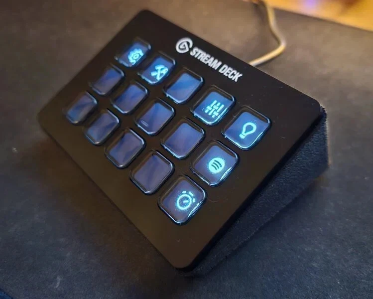 Replacement Stand for Elgato Stream Deck Mk1 and Mk2 15 Keys Push Fit 3D Printed - Image 1 of 4