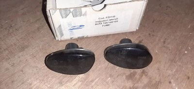 Coppia Frecce Laterali Fume' Fanalini Indicatori per Opel TIGRA MK1 CORSA - Immagine 1 di 2