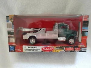NEW RAY TOYS 1/43 PETERBUILT MODEL 335 WRECKER - Picture 1 of 3
