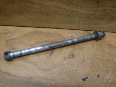 DE COLECCIÓN 1980 80 SUZUKI RM60 RM 60 OEM LLANTA DELANTERA EJE PIVOTE PERNO TUERCA  Foto 1 de 4