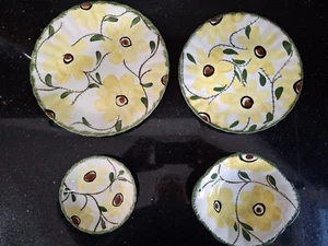 4 Piece Blue Ridge Southern Potteries Yellow Ridge Daisy Place Setting - Picture 1 of 12