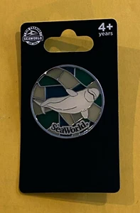 Alfiler comercial coleccionable de vidrieras ballena beluga SeaWorld - Imagen 1 de 10