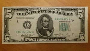 1950 $5 Green Seal Error Note - Seal Way Off Center/Misaligned - Crisp Good Cond - Picture 1 of 2