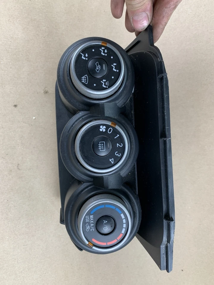 2011-2013 Scion TC Climate Control Unit Heater Ac Temperature ( READ ) - Image 1 of 4