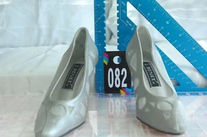J Renee Shoes Pumps Heel 7.5 M Silver Embossed Leather and Mesh Pumps Heels NEW! - Bild 1 von 12