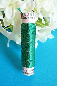 123B Superb Coil Drawstring Silk Natural " Flora " Zwicky Green N° 578 - Picture 1 of 2