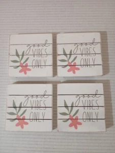 Juego de 4 posavasos de paleta Mud Pie buenas vibraciones solo floral tema de playa - Imagen 1 de 10