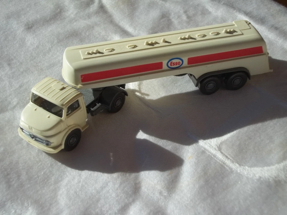 WIKING 1/87 HO SEMIRIMORCHIO MB 'ESSO' T79 VEDI DESCRIZIONE - Immagine 1 di 4