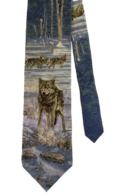 Corbata de seda larga Wolf Pack especies en peligro de extinción en nieve y bosque gris 63x4 Foto 1 de 3