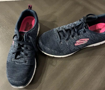 SKECHERS Skech-Knit High Energy Navy sneakers women’s size 11 preowned - Image 1 of 4