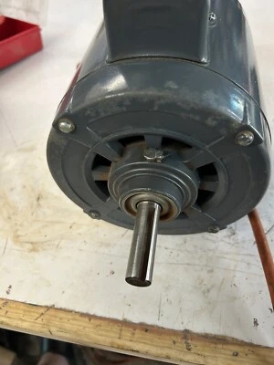 MOTOR ELÉCTRICO AC WESTINGHOUSE 3/4 HP 3450 RPM DOBLE EJE 5/8 Foto 1 de 3