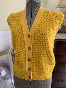 Vintage 70s Mustard Yellow Crochet Sleeveless Button Up Sweater Vest Size Medium - Picture 1 of 10
