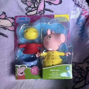 Peppa Pig - Dress up Peppa Figure - BNIB Snowy Outfit Muddy Puddles Kis Toy Fun - Picture 1 of 1