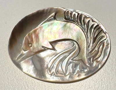 Delphin in Perlmutt geschnitten Relief - Bild 1 von 4