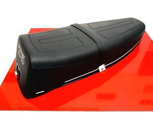 VESPA T5125 MK1 TX200 1985 TO 1991 BLACK DUAL SEAT WITH PUSH BUTTON LOCK - Picture 1 of 4