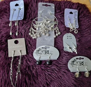 LOT DE 7 PAIRES DE BOUCLES D'OREILLES FANTAISIES JAMAIS PORTEES - Picture 1 of 1