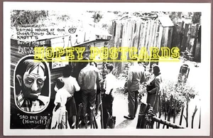 KNOTT’S BERRY PLACE, Buena Park ~ GHOST TOWN JAIL ~ OCCHIO TRISTE JOE ~ FOTO REALE cartolina - Foto 1 di 2