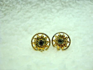  Kleine goldfarbene Spitzenohrringe mit winzigen Kristallen in der Mitte - Bild 1 von 4