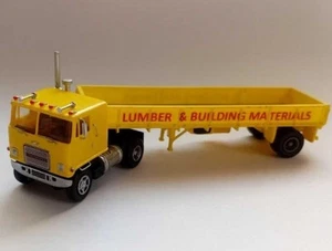 TT scale (1:120) model of the American truck 1970-1980 Chevrolet Titan + trailer - Picture 1 of 5