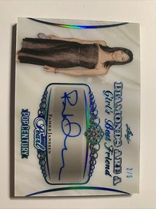 2024 Leaf Pop Century Pearl Famke Janssen Auto Diamonds Are A Girls Best 2/5 - Bild 1 von 6