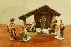 Set Natività Casa dei Lloyd 9 Pezzi Scuderia Natale Giro del Mondo Vintage - Foto 1 di 15